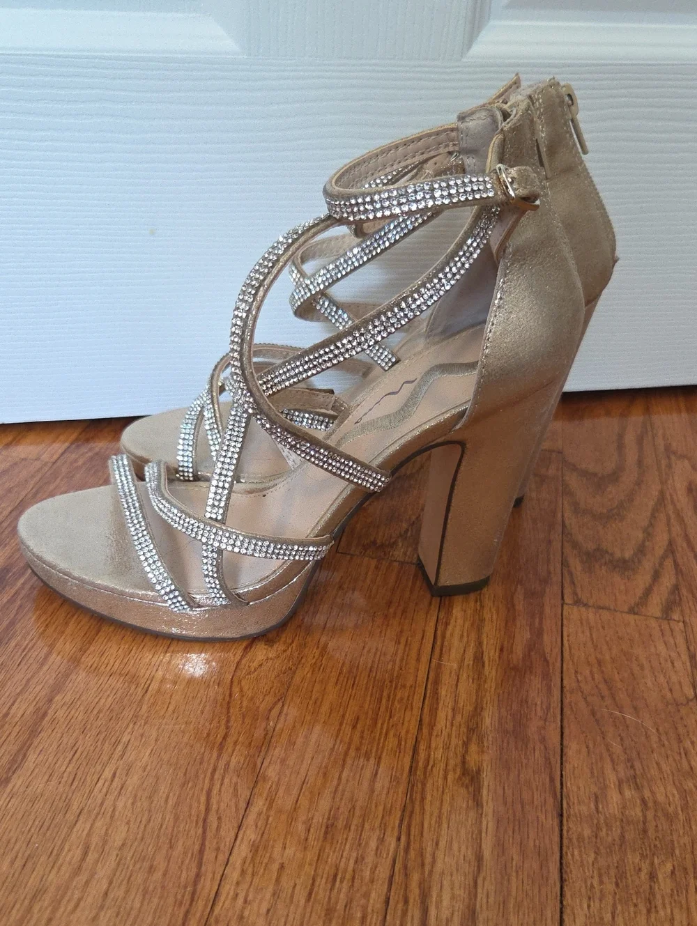 Nina Gold Strappy Heels Sz 7